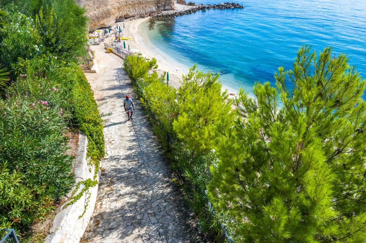 Villaggio Baia Del Monaco Манфредония Екстериор снимка